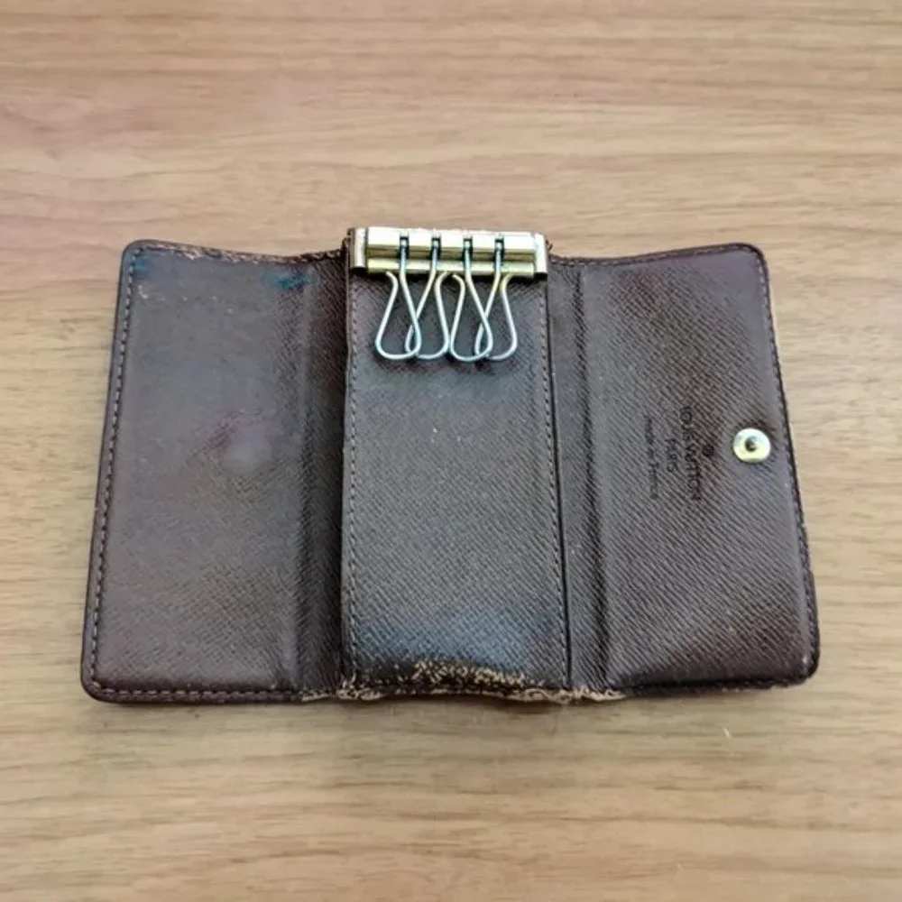 Louis Vuitton please check